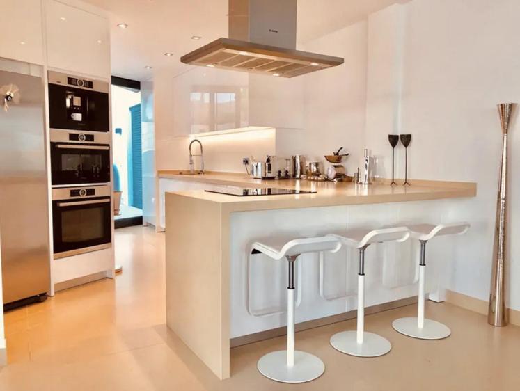 Luxurioeses Apartment In Benidorm Mit Pool Eksteriør billede