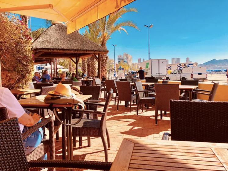 Luxurioeses Apartment In Benidorm Mit Pool Eksteriør billede
